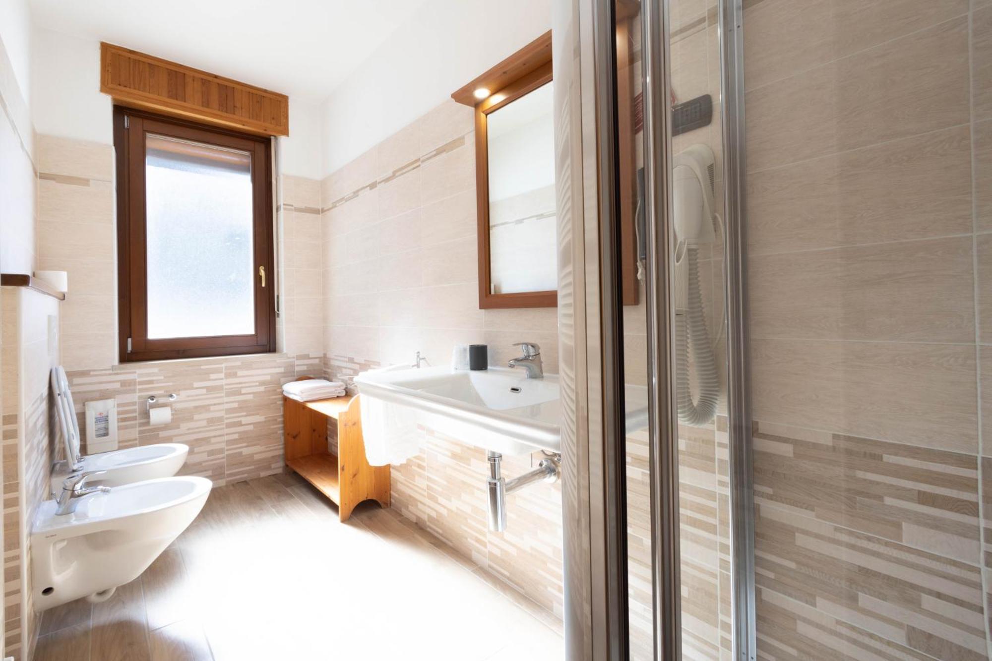 Hotel Le Campagnol Champoluc Bagian luar foto