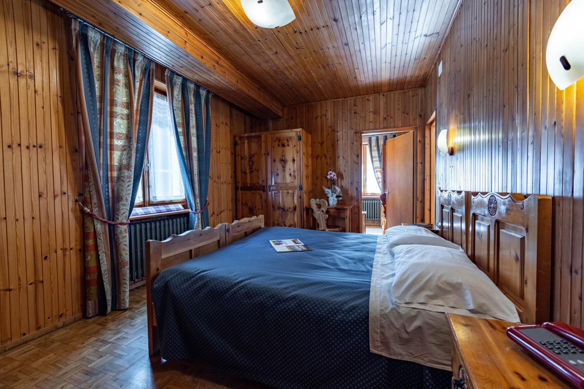 Hotel Le Campagnol Champoluc Bagian luar foto