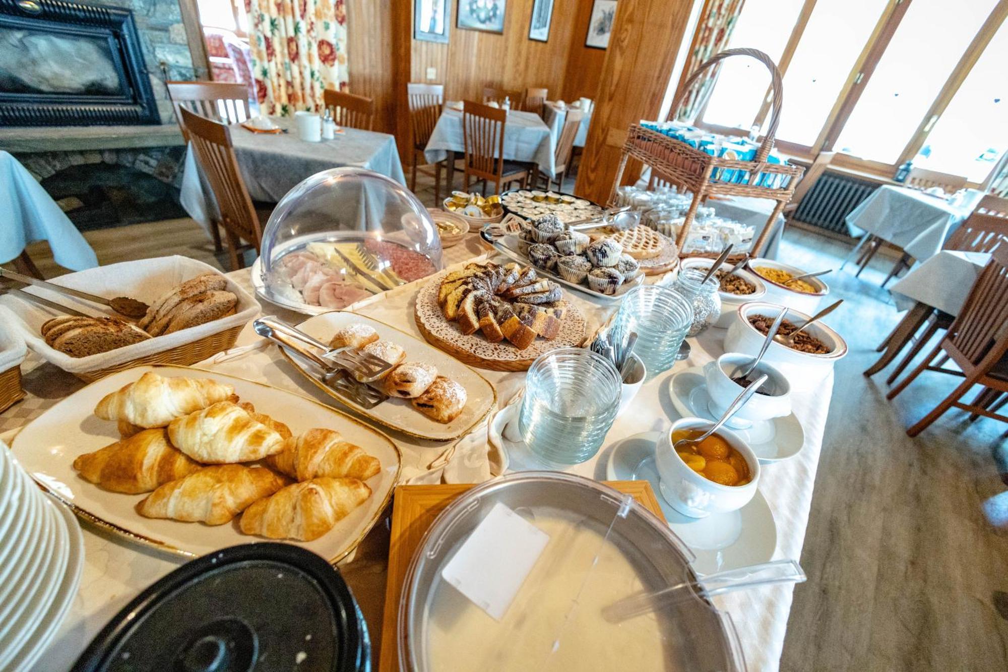Hotel Le Campagnol Champoluc Bagian luar foto