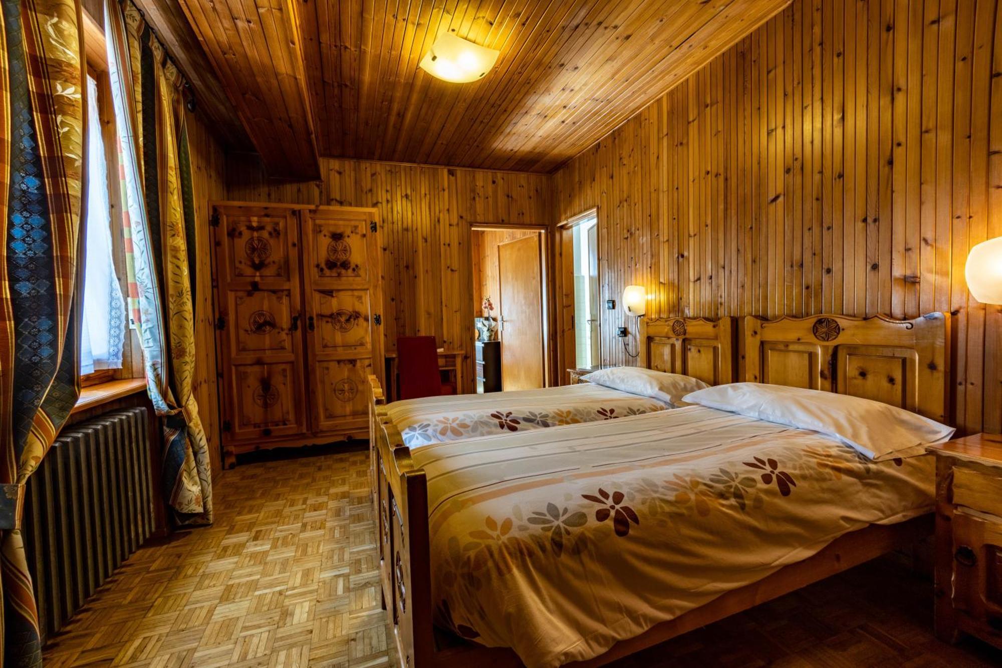 Hotel Le Campagnol Champoluc Bagian luar foto