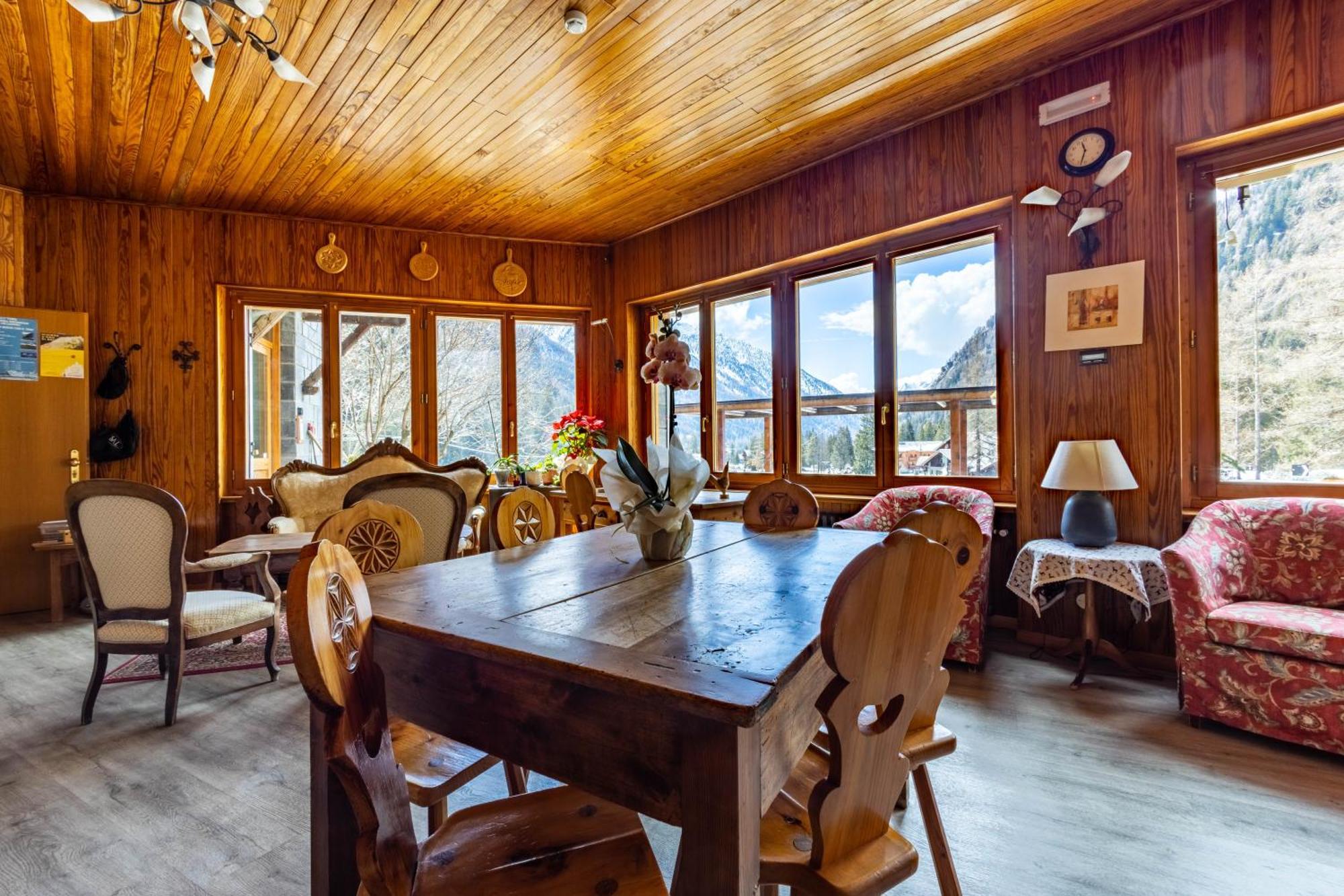 Hotel Le Campagnol Champoluc Bagian luar foto
