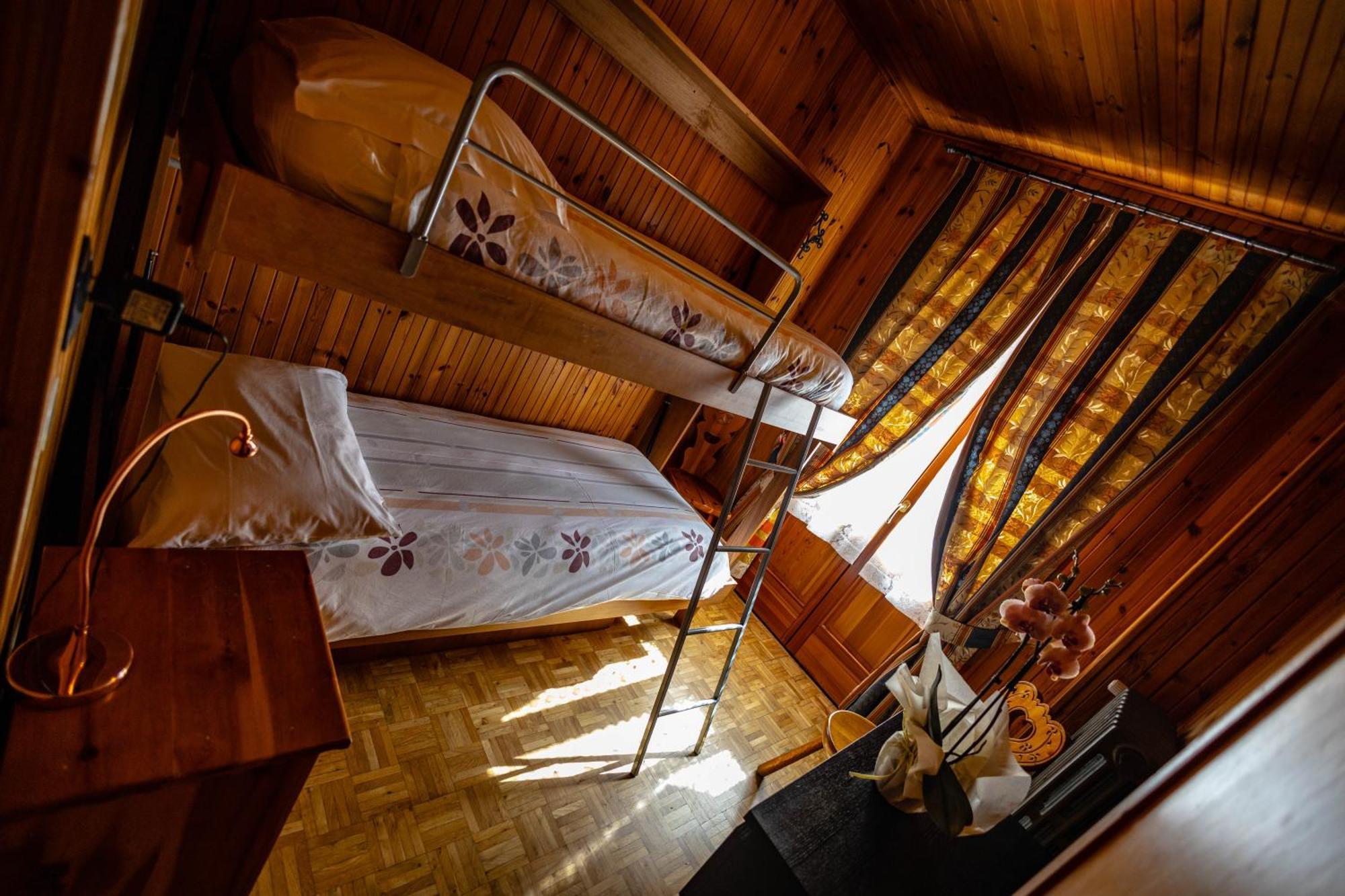 Hotel Le Campagnol Champoluc Bagian luar foto
