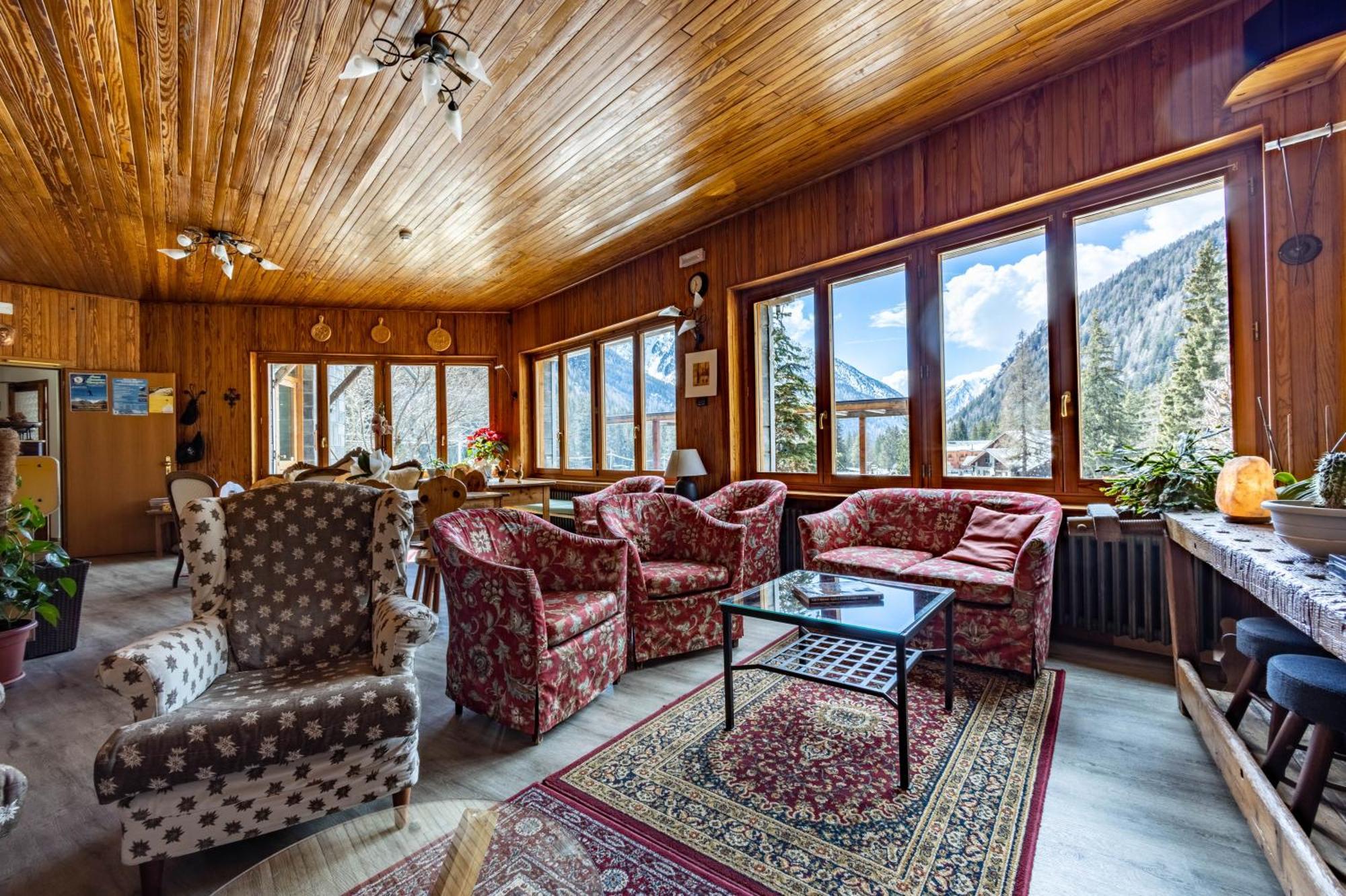Hotel Le Campagnol Champoluc Bagian luar foto
